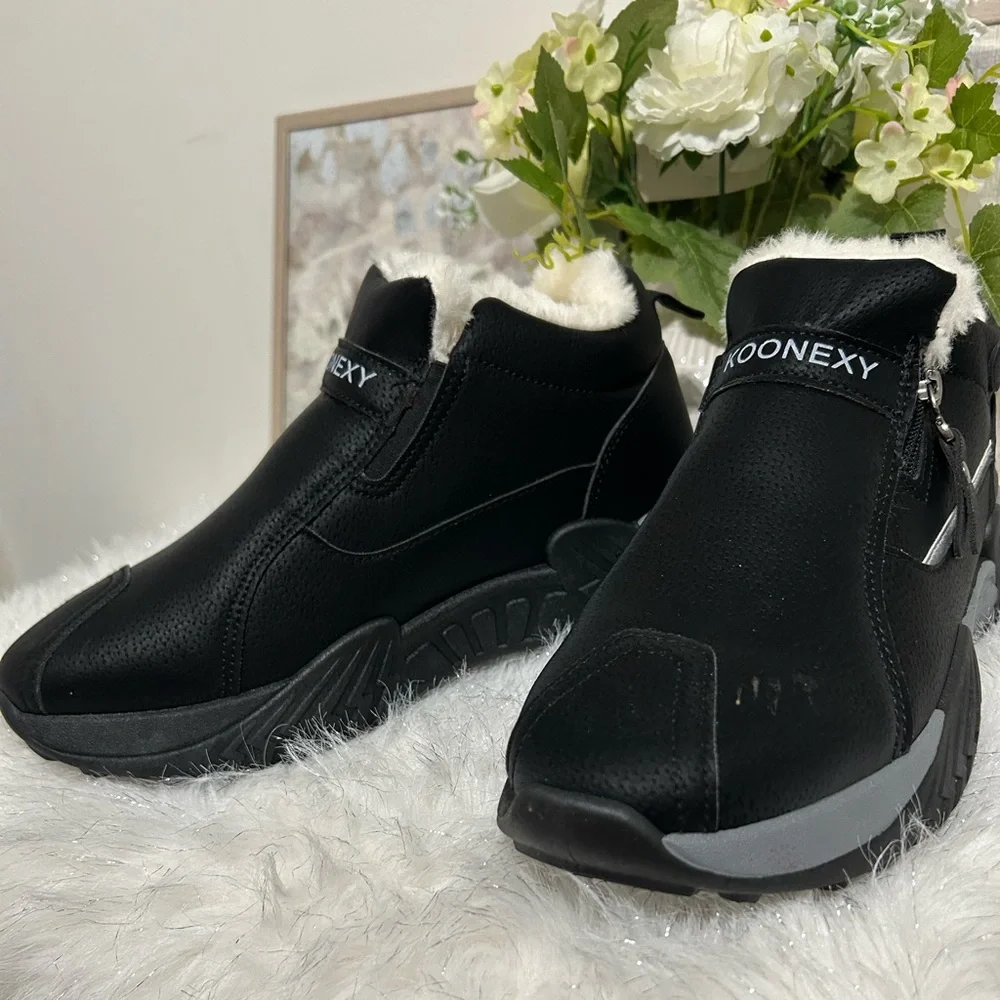 NEW Koonexy Women Sneakers- Black and White, Size 11